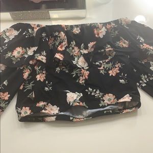 Long sleeve crop top